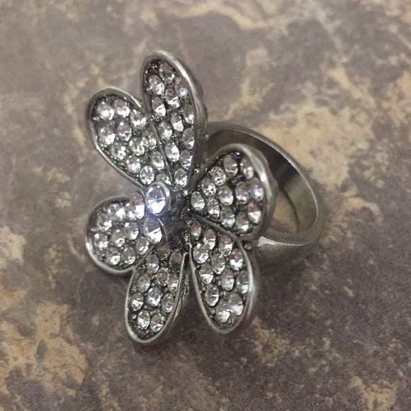 Silver Flower Ring - Picture 1 of 1